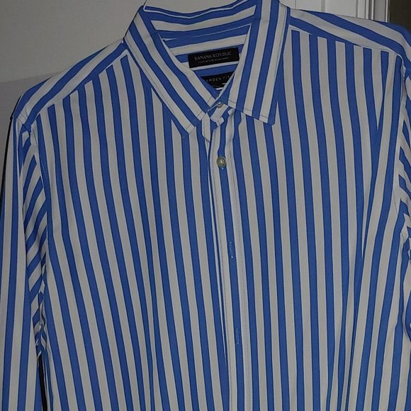 Banana Republic Mens Size Med Blue Striped White 100% Cotton Camden fiShirt - Picture 3 of 5